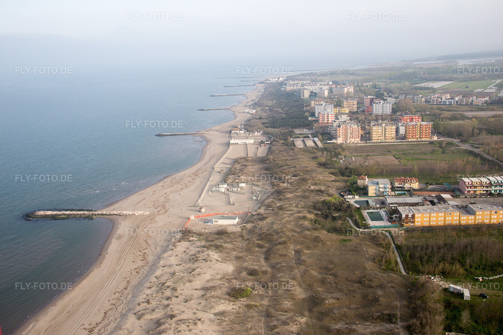 Luftbild: Chioggia, Isola Vercde, Camping isamar in Chioggia im Bundesland Metropolitanstadt Venedig in Italien. Foto: IMG_087590.jpg vom 06.04.2016 durch Werner Riehm/FLY-FOTO.de