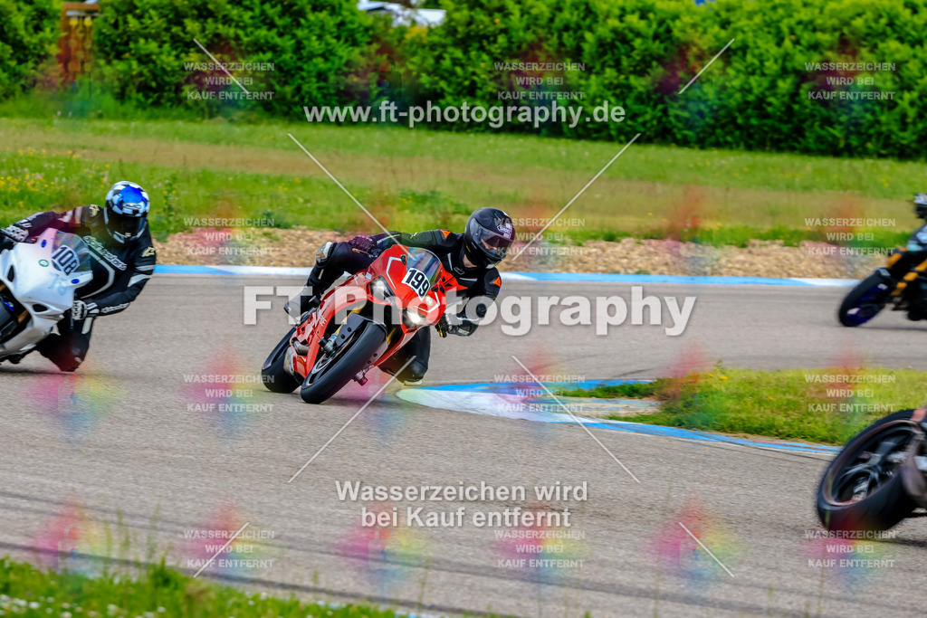 MotoTeam-8779 | Hier findet Ihr Bilder von Touristenfahrten auf der Nürburgring Nordschleife oder von anderen Veranstaltungen die ich besucht habe. Viel Spass beim Durch Schauen 