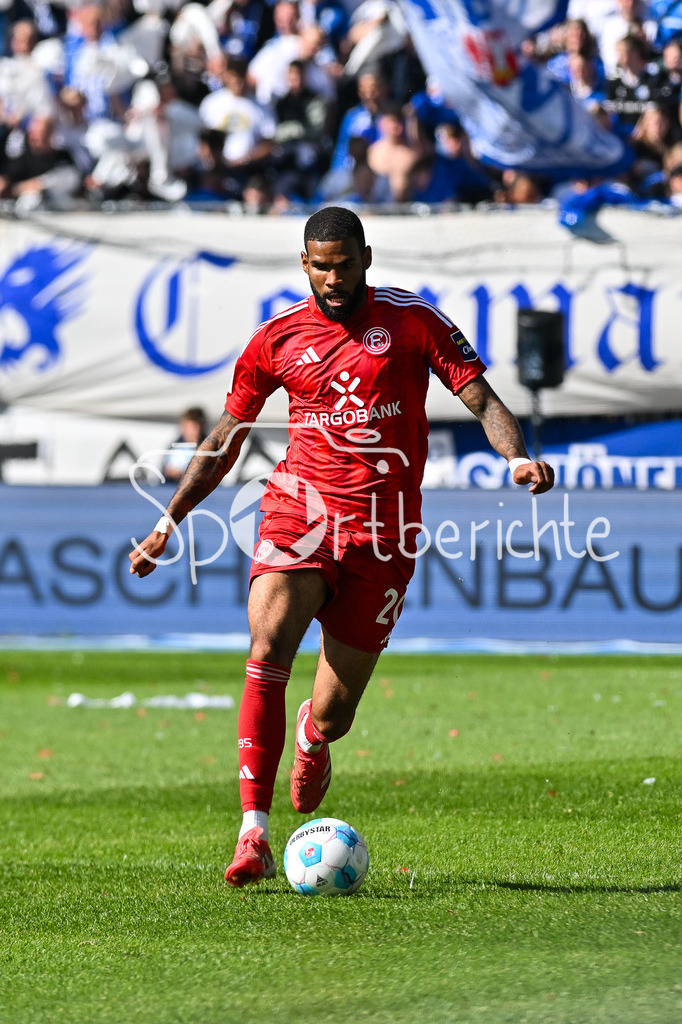 1. FC Magdeburg - Fortuna Düsseldorf | am Ball Jamil SIEBERG (Fortuna Duesseldorf 20) / Einzelfoto / Freisteller / 2. Bundesliga: 1. FC Magdeburg - Fortuna Duesseldorf, Avnet-Arena am 18.05.2025 / DFL REGULATIONS PROHIBIT ANY USE OF PHOTOGRAPHS AS IMAGE SEQUENCES AND/OR QUASI-VIDEO