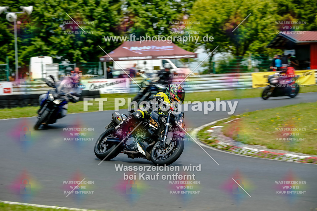 VBK-4913 | Hier findet Ihr Bilder von Touristenfahrten auf der Nürburgring Nordschleife oder von anderen Veranstaltungen die ich besucht habe. Viel Spass beim Durch Schauen 
