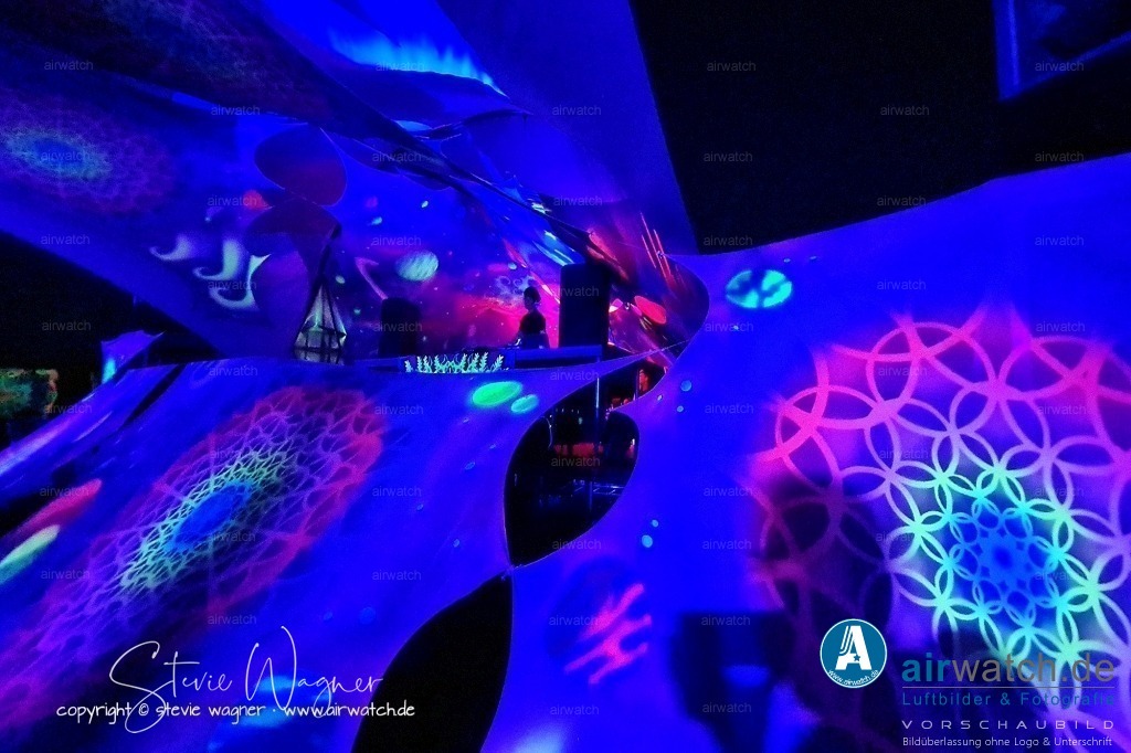 Bachblyten® Festival 2023 | Entdecken Sie atemberaubende Luftbilder und Fotografien auf airwatch.de - Tauchen Sie ein in eine Welt voller faszinierender Aufnahmen aus der Vogelperspektive.