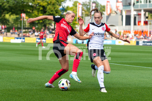20240915NSZ_5840 | v.l. Cornelia Kramer (Bayer Leverkusen,No.07), Sophia Kleinherne ((Eintracht Frankfurt,No.04)DEU, Leverkusen, 15.09.2024 Fußball, Google Pixel Frauen-Bundesliga, Saison 2024/2025, Bayer 04 Leverkusen - Eintracht Frankfurt - Realisiert mit Pictrs.com