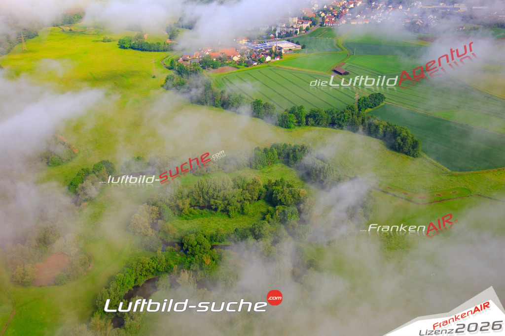 Die Luftaufnahme Main-zusammenfluss - Kulmbach wurde vom UL-Flugzeug (keine Drohne) aus fotografiert.Hohe Druck- Auflösung-die Geschenkidee!