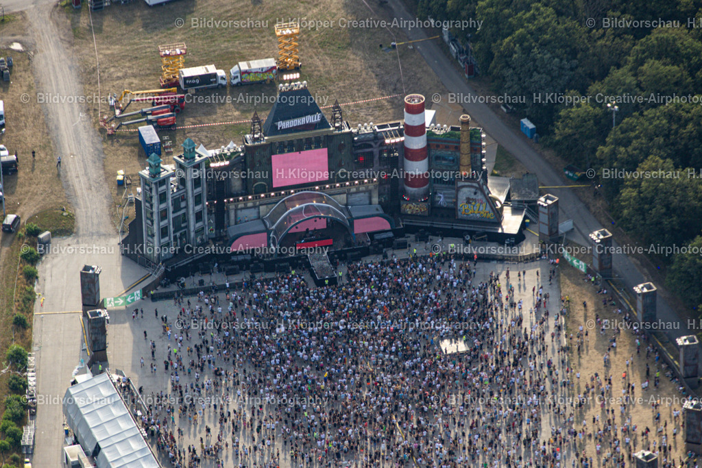 Weeze Parookaville 2022_ Creative_Airphotography H.Klöpper-6170 | Parookaville 2022 Weeze. Das größte Elektro Event Festival mit 220.000 Besucher.  - Realisiert mit Pictrs.com