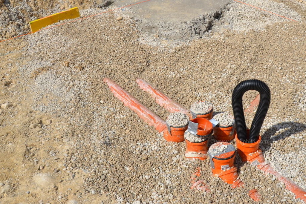 bib-lg03-abwasserkanal-0003 | Nach LV-Leistungsgruppen sortierte Detailfotos über den Bau eines Hauses. Alle Hausbau-Bilder direkt vom Urheber und Autor der Website Haus-Selber-Bauen.com