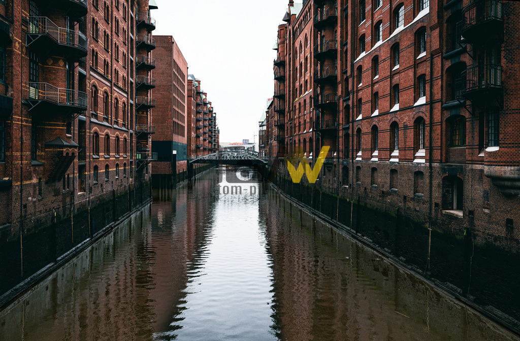 Speicherstadt Hamburg | Hochauflösende und hochwertige Bilder und Fotos.Kommerzielle oder private Nutzung ✔ Bilder downloaden✔ Acryl ✔ Leinwand ✔ Poster ✔
 - Realisiert mit Pictrs.com