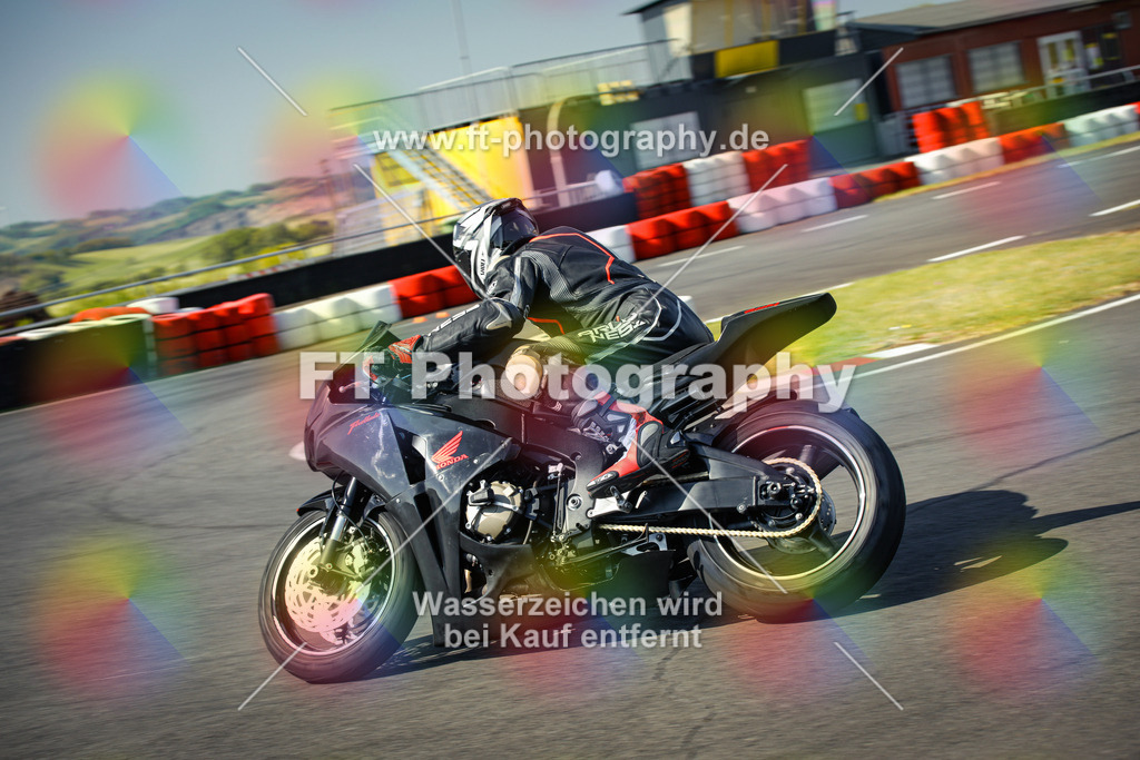OBK_Mai_Justin_Uwe-10420 | Hier findet Ihr Bilder von Touristenfahrten auf der Nürburgring Nordschleife oder von anderen Veranstaltungen die ich besucht habe. Viel Spass beim Durch Schauen 