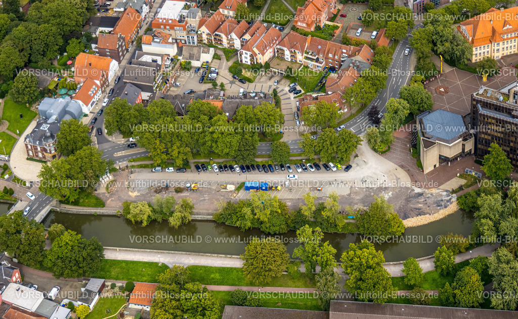 Ahlen230803429 | Luftbild, uftbild, Kunstmusem, Wohnsiedlung Hospitalergasse, Westenmauer und Fluss Werse, Ahlen, Ruhrgebiet, Nordrhein-Westfalen, Deutschland