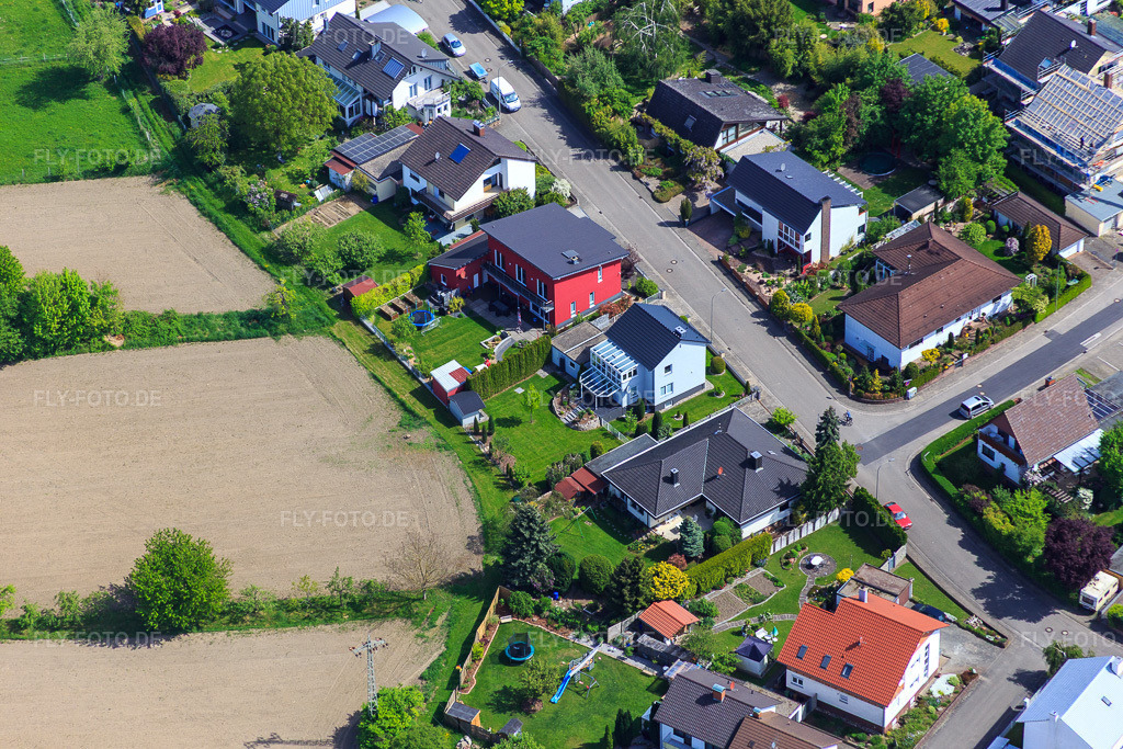 Luftbild: Konrad-Adenauer-Ring in Hagenbach im Bundesland Rheinland-Pfalz in Deutschland. Foto: IMG_078514.jpg vom 08.05.2015 durch Werner Riehm/FLY-FOTO.de