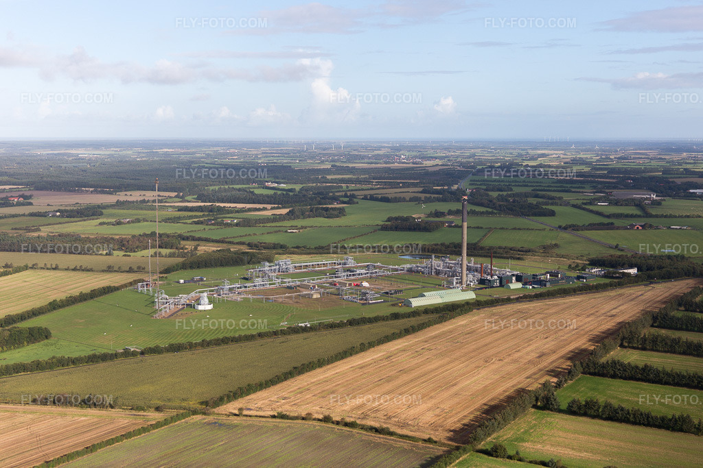 Aerial view: View of the town in Janderup in the state South Denmark, Denmark. – Photo: IMG_103471.jpg taken on 09/16/2017 by Werner Riehm/FLY-FOTO.com – Resolution of the original: 5250 x 3500 px