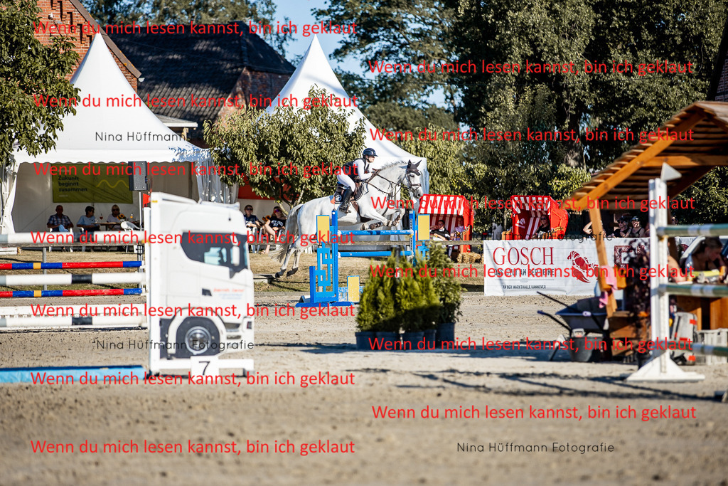 BK1A8341 | Turnierbilder Turnierfotos Nina Hüffmann Turnierfotografie Pferdefotografie Tierzeichnung Haustierzeichnung Pferdezeichnung Hundezeichnung Videograf  - Realisiert mit Pictrs.com