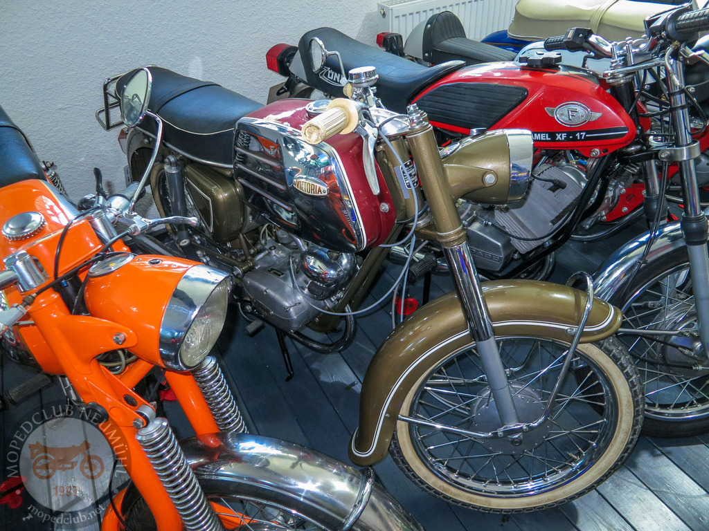 MopedmuseumNeumühl_151023_056 | Bildergalerie von Sport-Ereignissen aber auch von weiteren spannenden Dingen - nicht nur vom Niederrhein. In Anlehnung an den bekannten Spruch von Hanns Dieter Hüsch heißt das Motto: "Niederrhein ist überall".  - Realisiert mit Pictrs.com