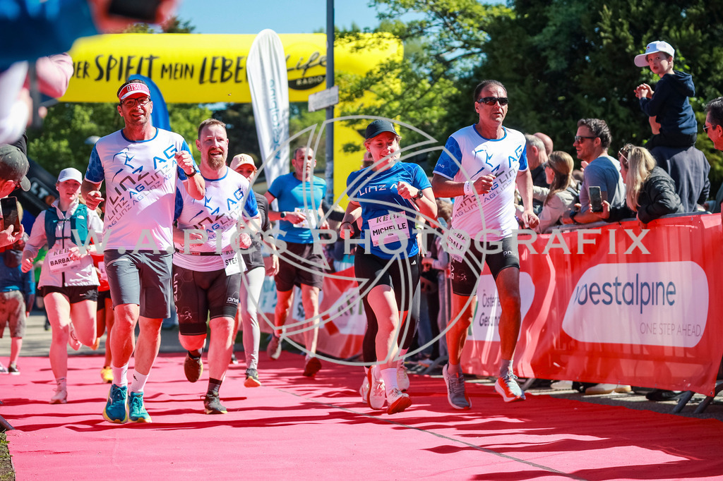 ..... | LINZ,AUSTRIA,27.April 25, Int. 3 Brückenlauf Linz  , Image shows: Photo: WAPICS / Manuel Binder