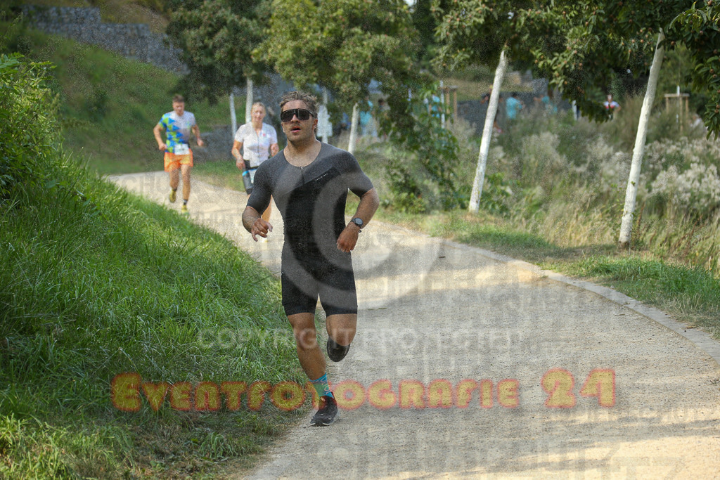 250824_1440_EX1_7083 | Sportfotografie im Rhein-Sieg Kreis, Köln, Bonn, NRW, Rheinland Pfalz, Hessen, etc. Unser Tätigkeitsfeld umfasst den Laufsport vom Volkslauf über den Marathon, Duathlon, Triathon bis zum Ultralauf wie Kölnpfad Ultra oder Schindertrail.
