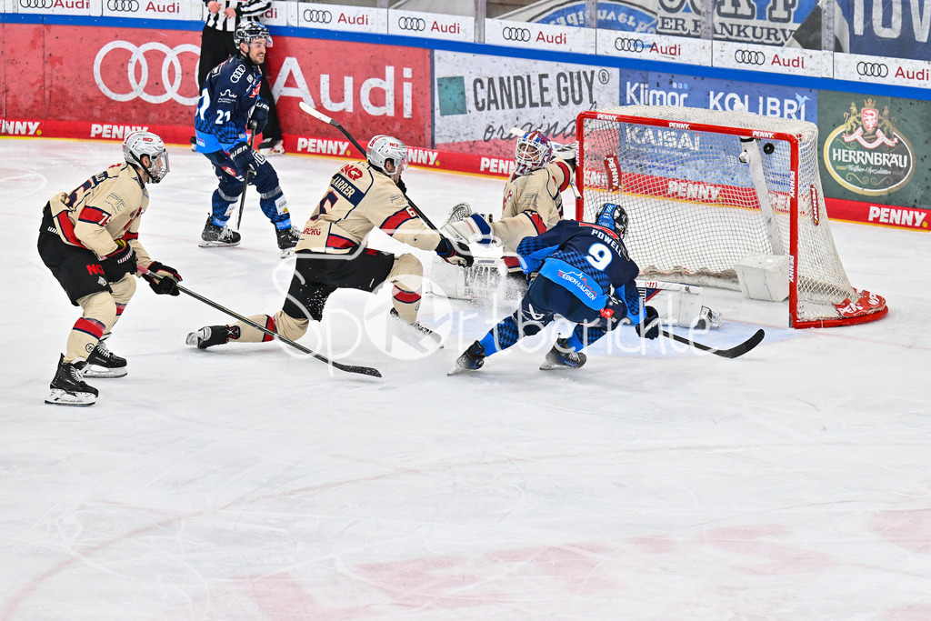 ERC Ingolstadt - Nuernberg Ice Tigers | in dieser Szene erzielt Myles POWELL (ERC Ingolstadt 9) den Treffer zum 4-4 Ausgleich / Tor / Torschuetze / Freude / Happy / DEL: ERC Ingolstadt - Nuernberg Ice Tigers, Saturn Arena am 21.03.2025