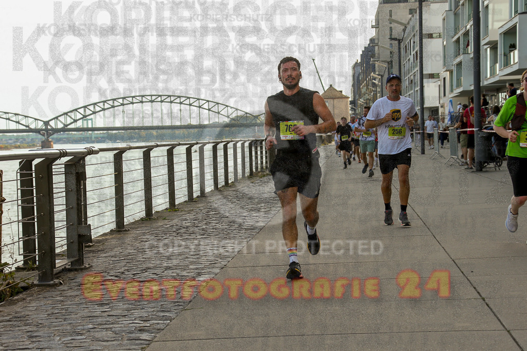 250920_1448_EX1_7693 | Sportfotografie im Rhein-Sieg Kreis, Köln, Bonn, NRW, Rheinland Pfalz, Hessen, etc. Unser Tätigkeitsfeld umfasst den Laufsport vom Volkslauf über den Marathon, Duathlon, Triathon bis zum Ultralauf wie Kölnpfad Ultra oder Schindertrail.