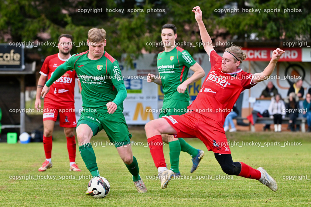 FC ASKÖ Gmünd vs. SV Rapid Lienz | #25 Andre Tabernig Rapid Lienz, #8 Domenik Steiner FC Gmünd, #19 Nico Payer FC Gmünd, FC ASKÖ Gmünd vs. SV Rapid Lienz, FC ASKÖ Gmünd vs. SV Rapid Lienz am 09.11.2025 in Ferlach (Ballspielhalle Ferlach), Austria, (Photo by Bernd Stefan)