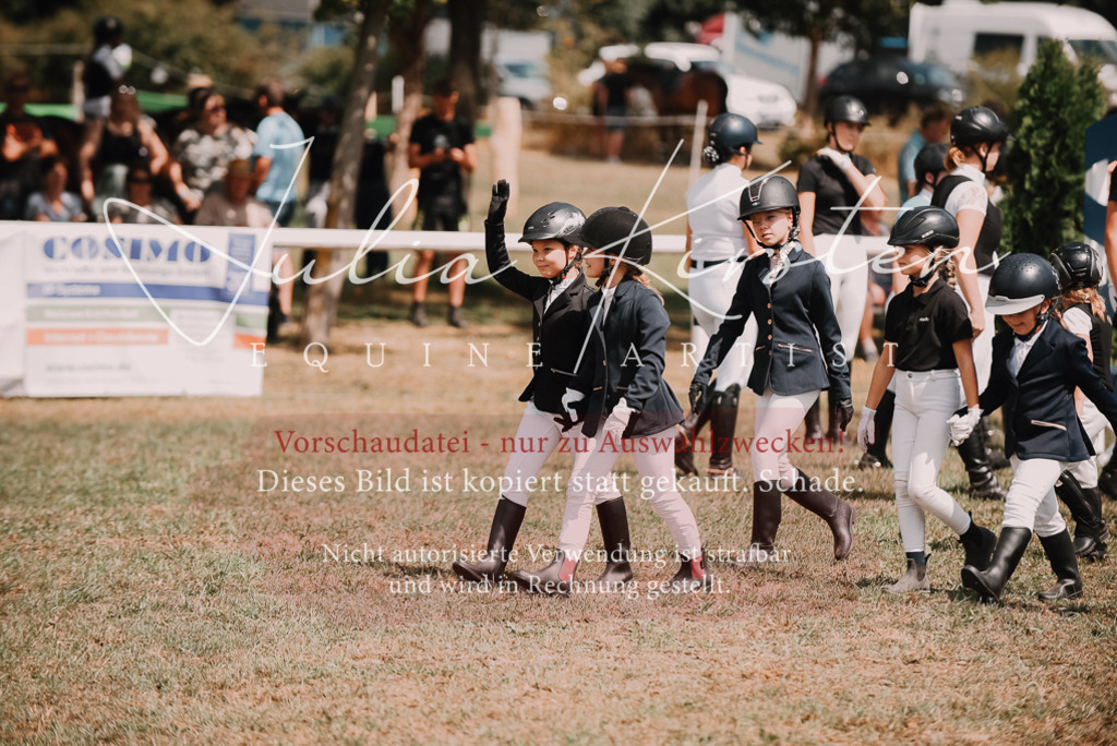 DSC_6325 | Pferde- und Turnierfotografie in Westsachsen. Pferdeportraits, Auftragszeichnungen und intuitive Kunst.