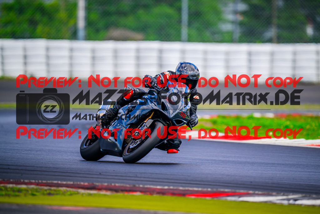 MaZZes_FotoMatrix_240717_6007705_2-398 | WEISS