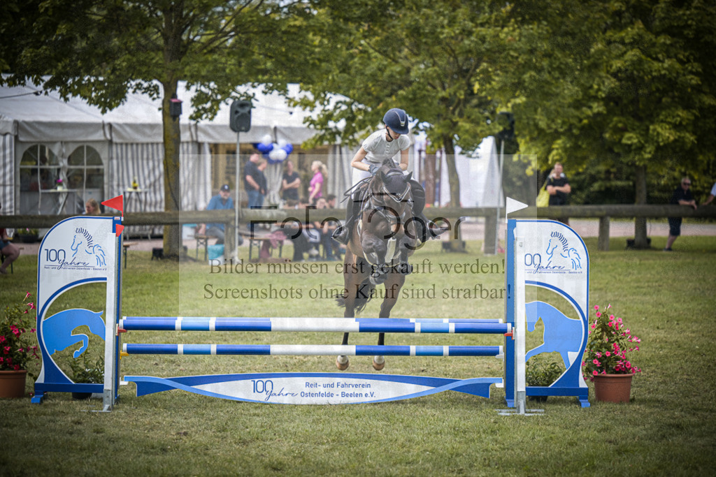 DOS_5859 | Entdecke hochwertige Reitturnierfotos von Foto Oger. Professionell, emotional und authentisch – jetzt Lieblingsmomente im Shop bestellen.Deutschlandweite Turnierfotografie. - Realisiert mit Pictrs.com