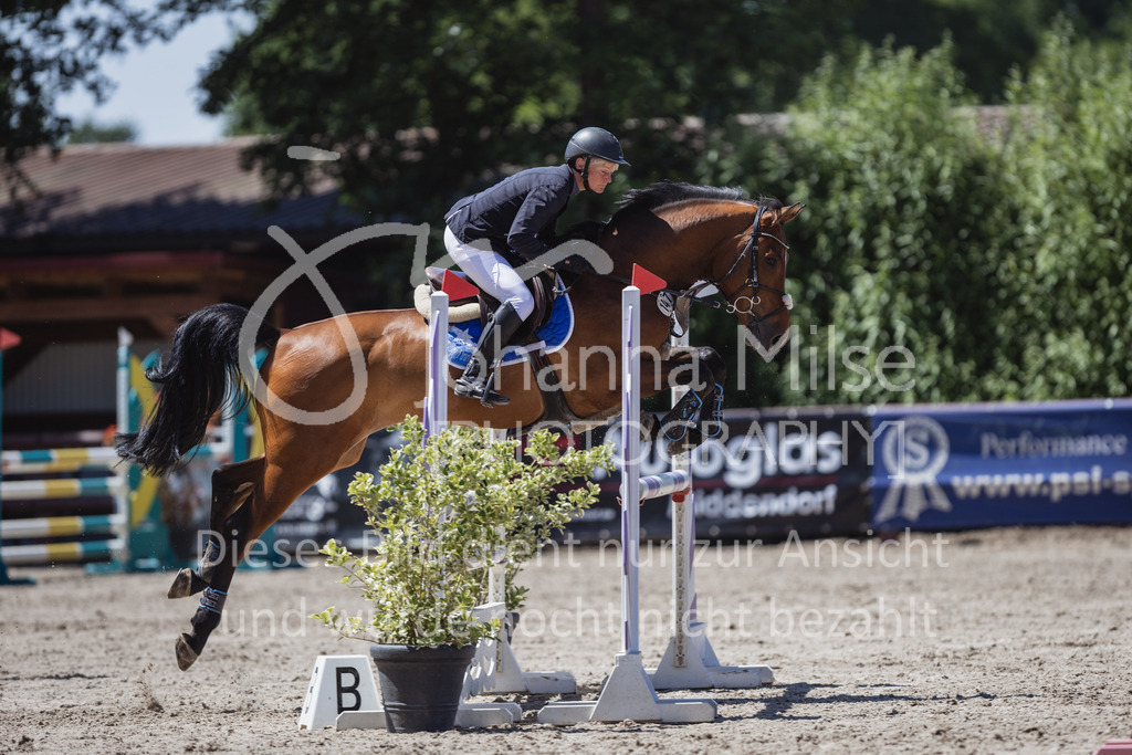 230610_Mühlen_A-Spr2-794 | Deine schönsten Turniermomente als professionelle Fotos! Entdecke hochwertige Pferdesport-Fotografie im Online-Shop. Jetzt Fotos finden & bestellen!