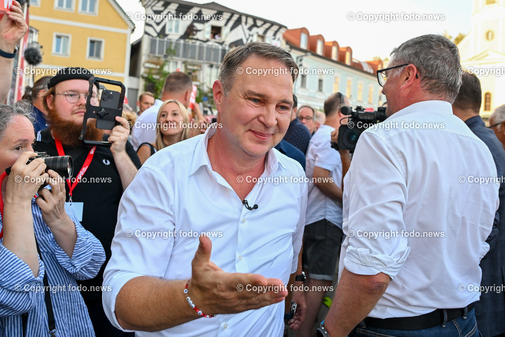 SPOe-Wahlkampfauftakt zur Nationalratswahl 2024_ 29.08.2024-63 | 29.08.2024, Linz, AUT, SPOE Wahlkampfauftakt zur Nationalratswahl 2024 in Linz im Bild Andi Babler (SP, Bundesparteivorsitzender, Spitzenkandidat SPOe)