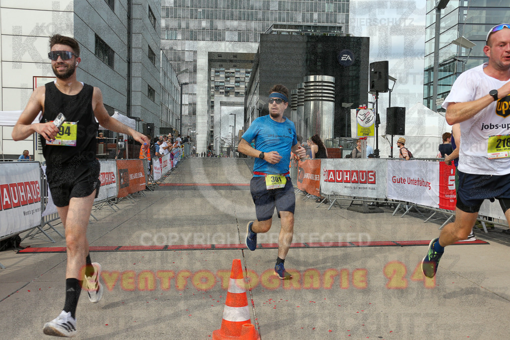 250920_1516_EX1_8685 | Sportfotografie im Rhein-Sieg Kreis, Köln, Bonn, NRW, Rheinland Pfalz, Hessen, etc. Unser Tätigkeitsfeld umfasst den Laufsport vom Volkslauf über den Marathon, Duathlon, Triathon bis zum Ultralauf wie Kölnpfad Ultra oder Schindertrail.