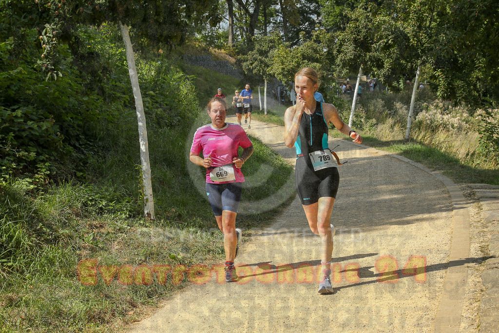 250824_1448_EX1_7645 | Sportfotografie im Rhein-Sieg Kreis, Köln, Bonn, NRW, Rheinland Pfalz, Hessen, etc. Unser Tätigkeitsfeld umfasst den Laufsport vom Volkslauf über den Marathon, Duathlon, Triathon bis zum Ultralauf wie Kölnpfad Ultra oder Schindertrail.