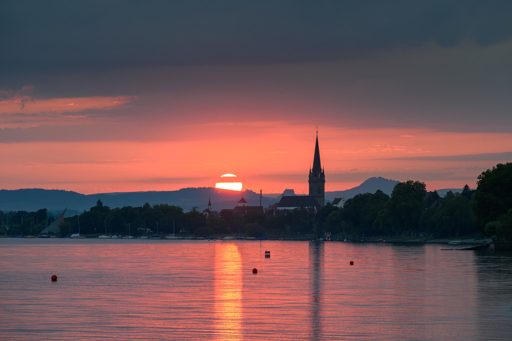 Sonnenuntergang über Radolfzell III | Ein Sommerabend am Ufer der Halbinsel Mettnau - Realisiert mit Pictrs.com