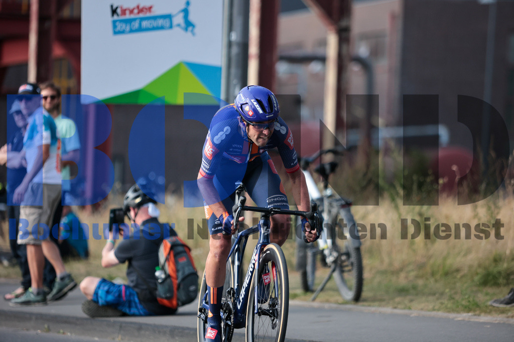 SES_DEUTOU20250820-177 | bond - Realisiert mit Pictrs.com