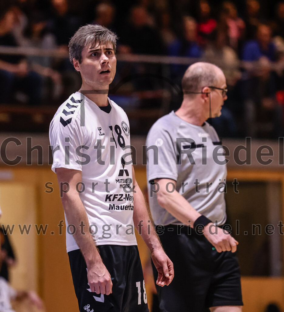 2025-02-15_080_SpVgg_Altenerding_gegen_SVW_Burghausen | Erding, Deutschland, 15.02.2025:Handball, Bezirksoberliga Männer 2024 / 2025, 16. Spieltag, SpVgg Altenerding gegen SVW Burghausen, Endergebnis: 32:31Thomas Reitmeier (SVW Burghausen, #18)Foto: Christian Riedel / fotografie-riedel.net
