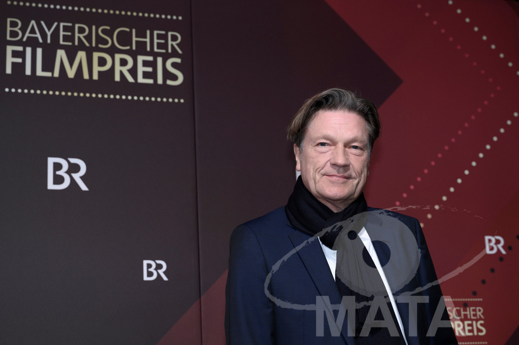 _DWI4635 | Roland Suso Richter bei der Verleihung des 47. Bayerischen Filmpreises 2026  im Prinzregententheater. München, Deutschland. Der Bayerische Filmpreis wird seit 1979 von der Bayerischen Staatsregierung verliehen, um die Bedeutung des Kinofilms als Kulturgut herauszustellen. - Realisiert mit Pictrs.com