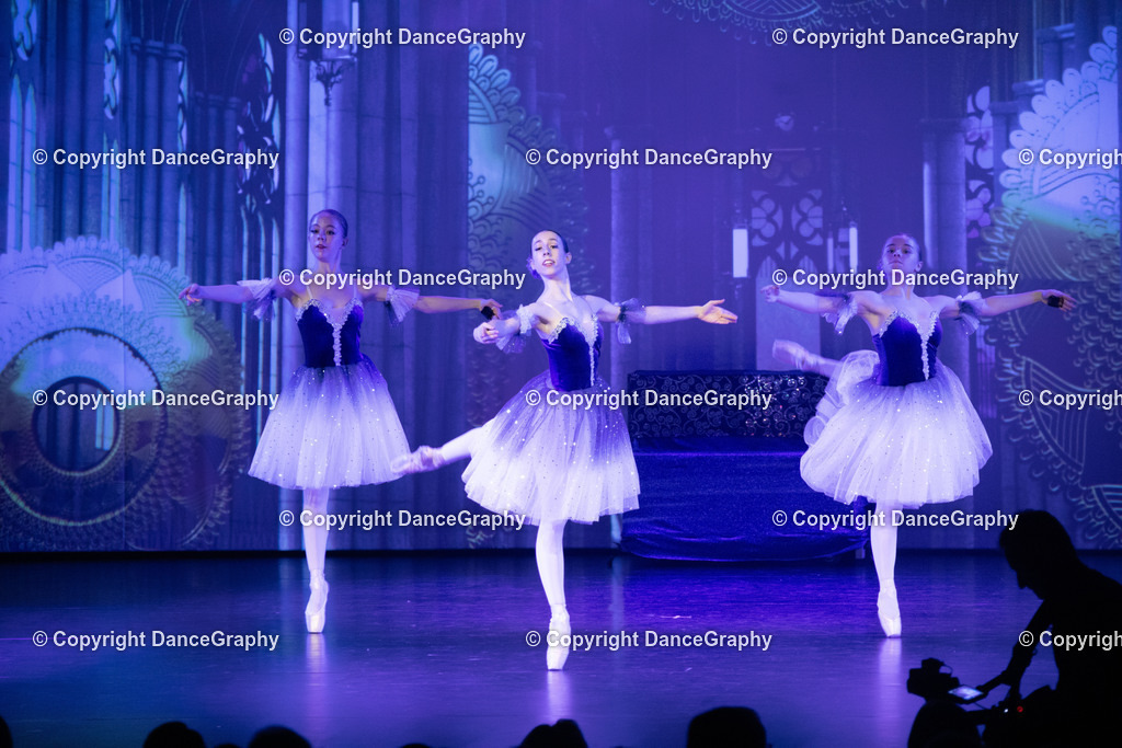 GPHY1550 | DanceGraphy - Realisiert mit Pictrs.com