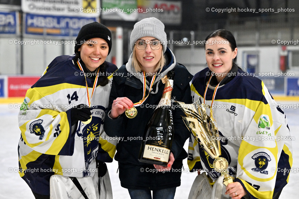 WILDCATS PATERNION & Lady Hawks Siegerehrung-Meisterfeier | #24 EisendleAlexandra Wildcats Paternion, Melanie Lesacher, #33 Oberauner Marianne Wildcats Paternion, WILDCATS PATERNION &amp; Lady Hawks Siegerehrung-Meisterfeier, WILDCATS PATERNION &amp; Lady Hawks Siegerehrung-Meisterfeier am 12.03.2025 in Steindorf (Ossiachersee Halle), Austria, (Photo by Bernd Stefan)