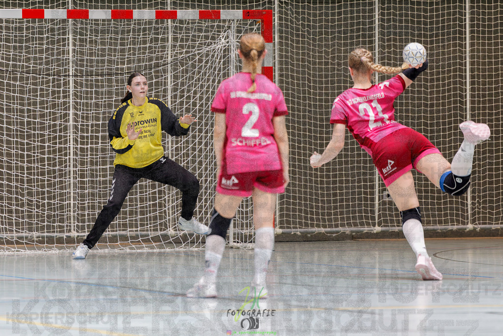 Hessenmeisterschaft wJC - Spiel um Platz 3; TuS Kriftel - SG Schenklengsfeld | Hessenmeisterschaft wJC - Spiel um Platz 3; TuS Kriftel - SG Schenklengsfeld am 22.03.2025 in Biedenkopf (Sporthalle Lahntalschule)Photo © 2025 - Jörg Heinrich - Realisiert mit Pictrs.com