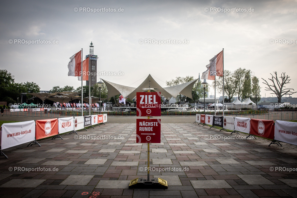 21. ASV Nachtlauf; Koeln, 08.05.24 | Impressionen vom 21. ASV Nachtlauf am 08.05.24 am Tanzbrunnen in Koeln. Foto: BEAUTIFUL SPORTS/Axel Kohring