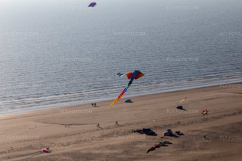 Aerial view: Sandy beach landscape along the coastline of the North Sea in Fanø in Fanø in the state South Denmark, Denmark.Photo: IMG_118814.jpg taken on 09/21/2019 by Werner Riehm/FLY-FOTO.comResolution of the original: 4940 x 3293 px