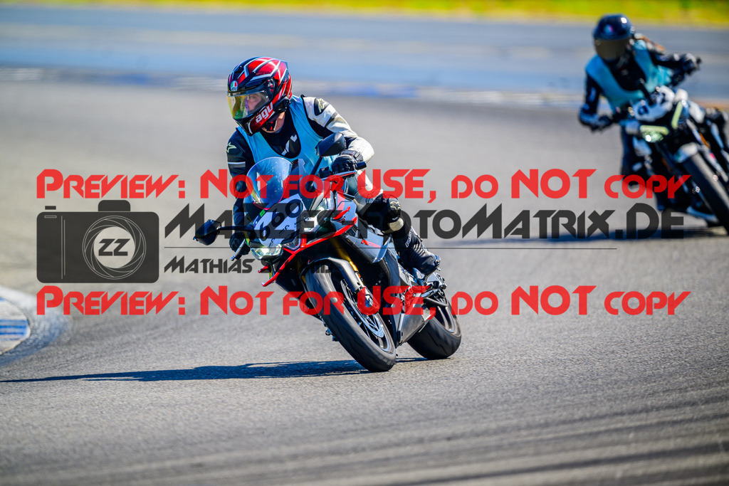 MaZZes_Fotomatrix_20250817_6007705_3900 | RL