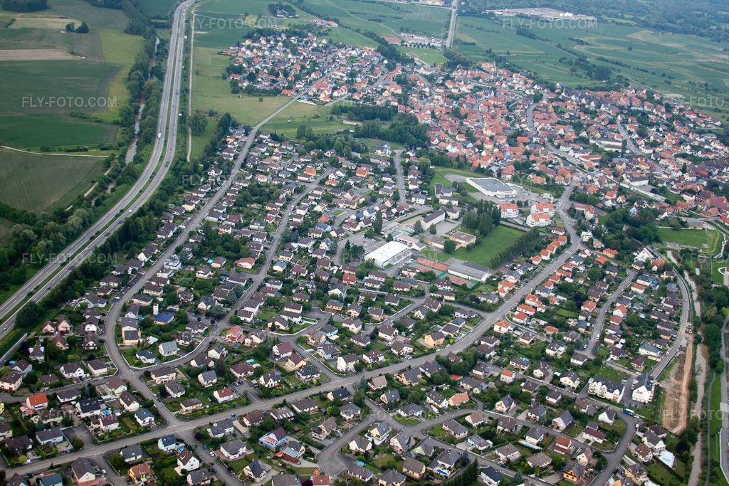 Aerial view: View of the town in Herrlisheim in the state Bas-Rhin, France.Photo: IMG_28849.jpg taken on 06/14/2010 by Werner Riehm/FLY-FOTO.comResolution of the original: 4752 x 3168 px