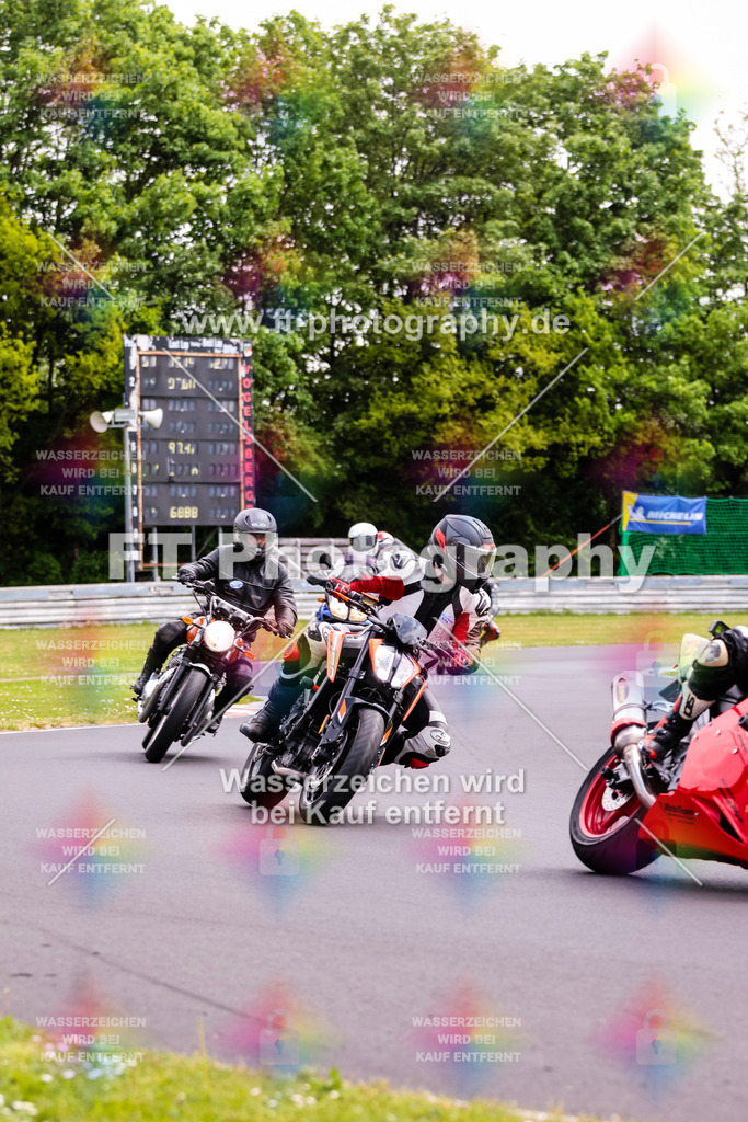 MotoTeamVBK-20674 | Hier findet Ihr Bilder von Touristenfahrten auf der Nürburgring Nordschleife oder von anderen Veranstaltungen die ich besucht habe. Viel Spass beim Durch Schauen 