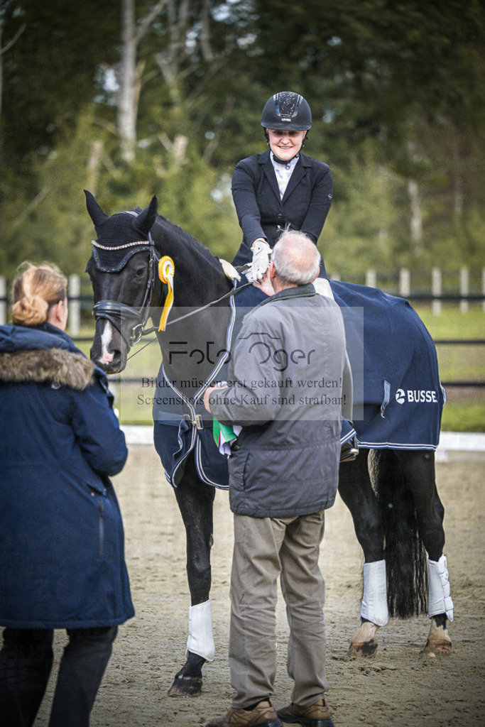 DOS_B763 | Entdecke hochwertige Reitturnierfotos von Foto Oger. Professionell, emotional und authentisch – jetzt Lieblingsmomente im Shop bestellen.Deutschlandweite Turnierfotografie. - Realisiert mit Pictrs.com