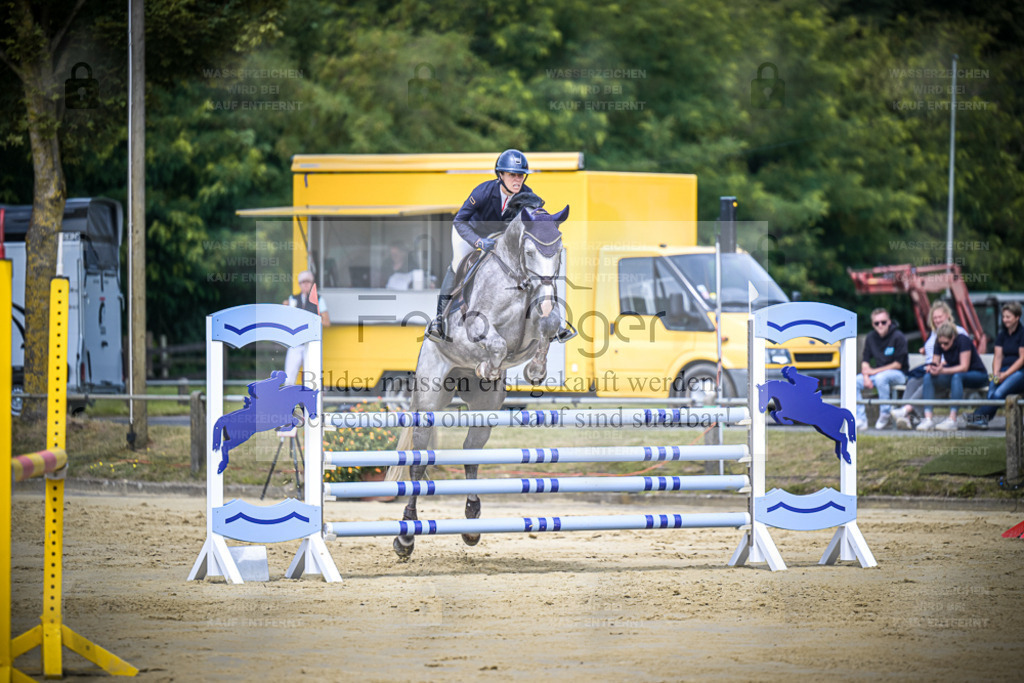 DOS_8247 | Entdecke hochwertige Reitturnierfotos von Foto Oger. Professionell, emotional und authentisch – jetzt Lieblingsmomente im Shop bestellen. - Realisiert mit Pictrs.com
