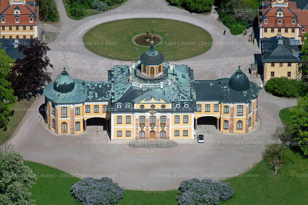 4026909 | WEIMAR 07.05.2020 Gebäudekomplex im Schloßpark von Schloß Belvedere in Weimar im Bundesland Thüringen, Deutschland. Weiterführende Informationen bei: Klassik Stiftung Weimar. // Building complex in the park of the castle Belvedere in Weimar in the state Thuringia, Germany. Further information at: Klassik Stiftung Weimar. Foto: Gerhard Launer