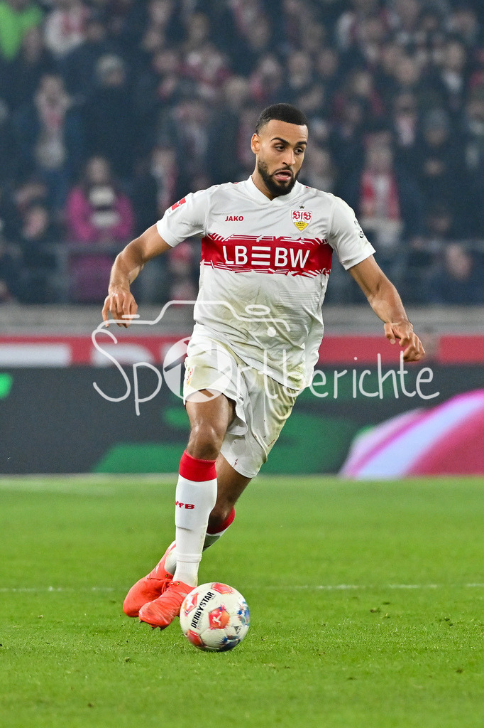 VfB Stuttgart - SG Eintracht Frankfurt | STUTTGART, GERMANY - 13. JANUARY: am Ball Josha VAGNOMAN (VfB Stuttgart 4) / Einzelfoto / Freisteller während dem Bundesligamatch zwischen dem VfB Stuttgart und der SG Eintracht Frankfurt am 17. Spieltag in der MHP-Arena / DFL REGULATIONS PROHIBIT ANY USE OF PHOTOGRAPHS AS IMAGE SEQUENCES AND/OR QUASI-VIDEO
