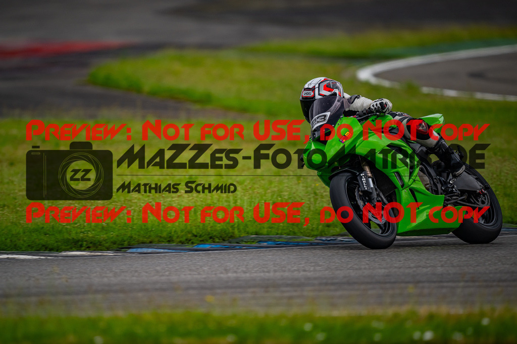 MaZZes_FotoMatrix_240701_6007705_7756 | GELB