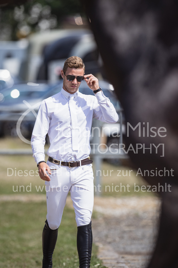 230624_PfSpTa_L-Spr_Impressionen-386 | Deine schönsten Turniermomente als professionelle Fotos! Entdecke hochwertige Pferdesport-Fotografie im Online-Shop. Jetzt Fotos finden & bestellen!