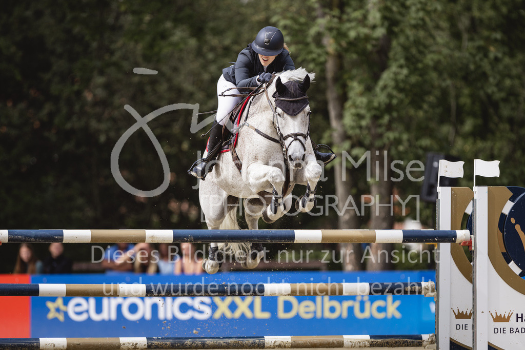 230827_Delbrueck_GrosserPreis-521 | Deine schönsten Turniermomente als professionelle Fotos! Entdecke hochwertige Pferdesport-Fotografie im Online-Shop. Jetzt Fotos finden & bestellen!