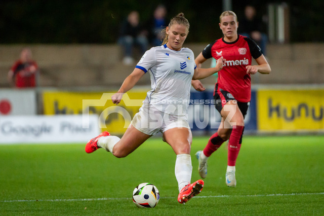 20241007NSZ_0258_1 | Toma Ihlenburg (Carl Zeiss Jena,No.03)DEU, Leverkusen, 07.10.2024 Fußball, Frauen, Google Pixel Frauen-Bundesliga, Saison 2024/2025, 5. Spieltag, Bayer 04 Leverkusen - FC Carl Zeiss JenaDIE DFB-RICHTLINIEN UNTERSAGEN JEGLICHE NUTZUNG VON FOTOS ALS SEQUENZBILDER UND/ODER VIDEOÄHNLICHE FOTOSTRECKEN - Realisiert mit Pictrs.com