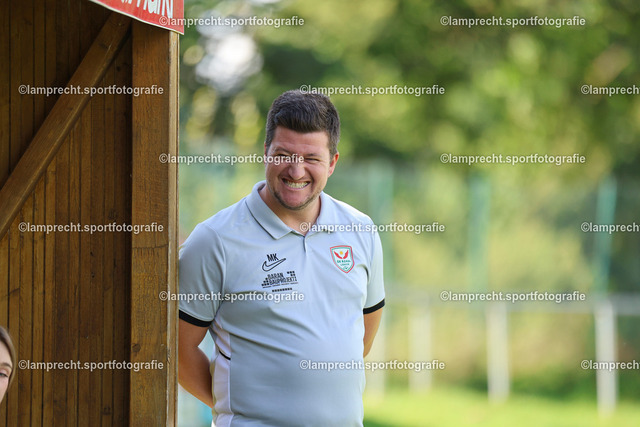Fußball I Herren I Saison 2025-2026 I Verbandsliga Süd I 7. Spieltag I SV Schackendorf - SV Azadi Lübeck I 06.09.2025.042 | Michael Kreft (Co-Trainer, SV Azadi Lübeck) - Realisiert mit Pictrs.com