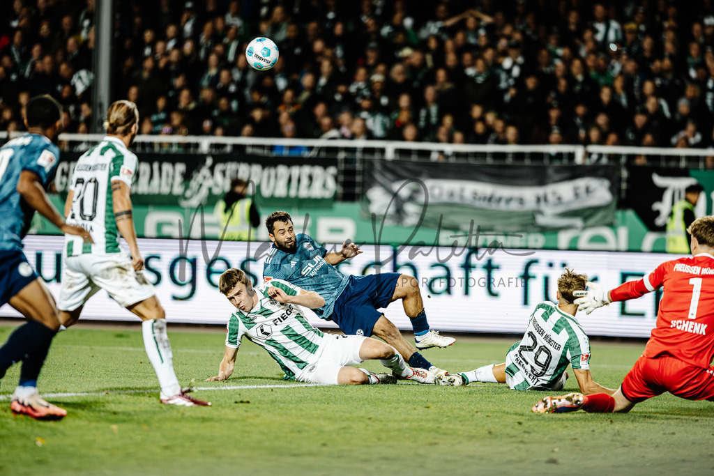 2. Bundesliga, Saison 2024/25, 7. Spieltag: SC Preußen Münster - FC Schalke 04 | Münster, 28.09.2024: 2. Bundesliga, 7. Spieltag, SC Preußen Münster gegen FC Schalke 04 im LVM-Preußenstadion in Münster. Foto: sportfotografie.ms | Markus Paletta - Realisiert mit Pictrs.com